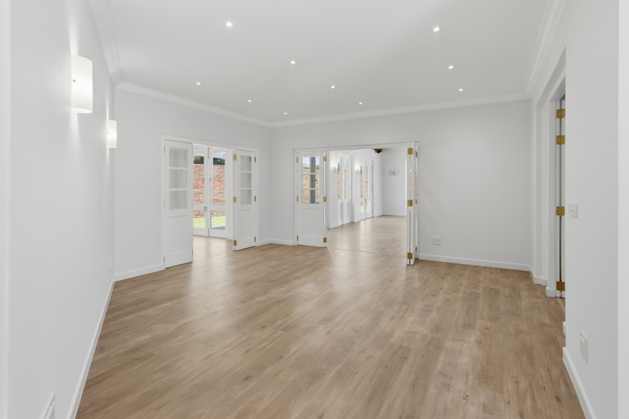 4 Bedroom Property for Sale in Golden Hill Western Cape